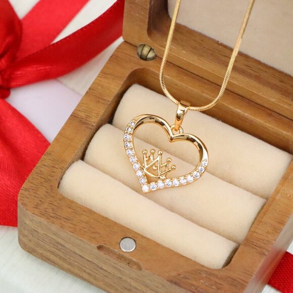 "Heart-Shaped Rose Gold Pendant with Crown Design and CZ Stones, XPPT1517 - Picture 5 of 11